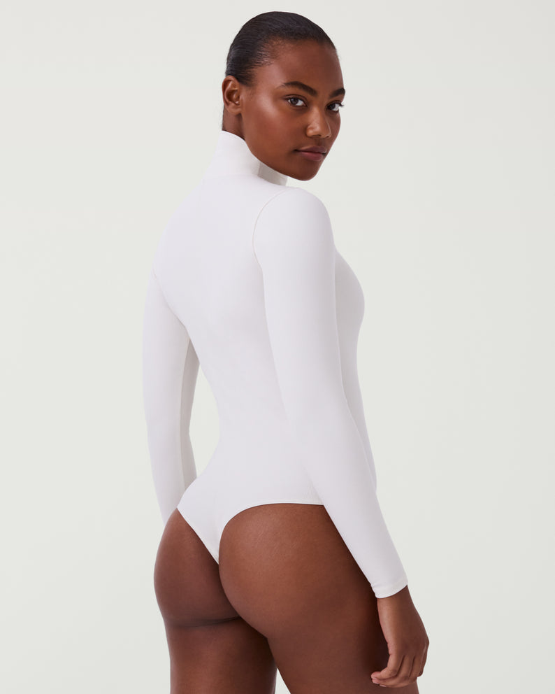 Suit Yourself Ribbed Long Sleeve Turtleneck Bodysuit – Spanx