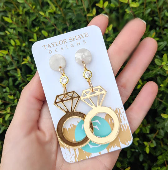 Put A Ring On It Dro Earrings • Gold