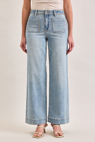 Nell Wide Leg Stud Pocket Jeans • Super Light Wash