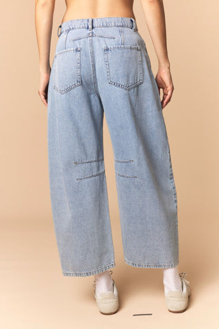 Horse Shoe Embroidery Denim Barrel Jeans • Light