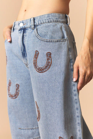 Horse Shoe Embroidery Denim Barrel Jeans • Light