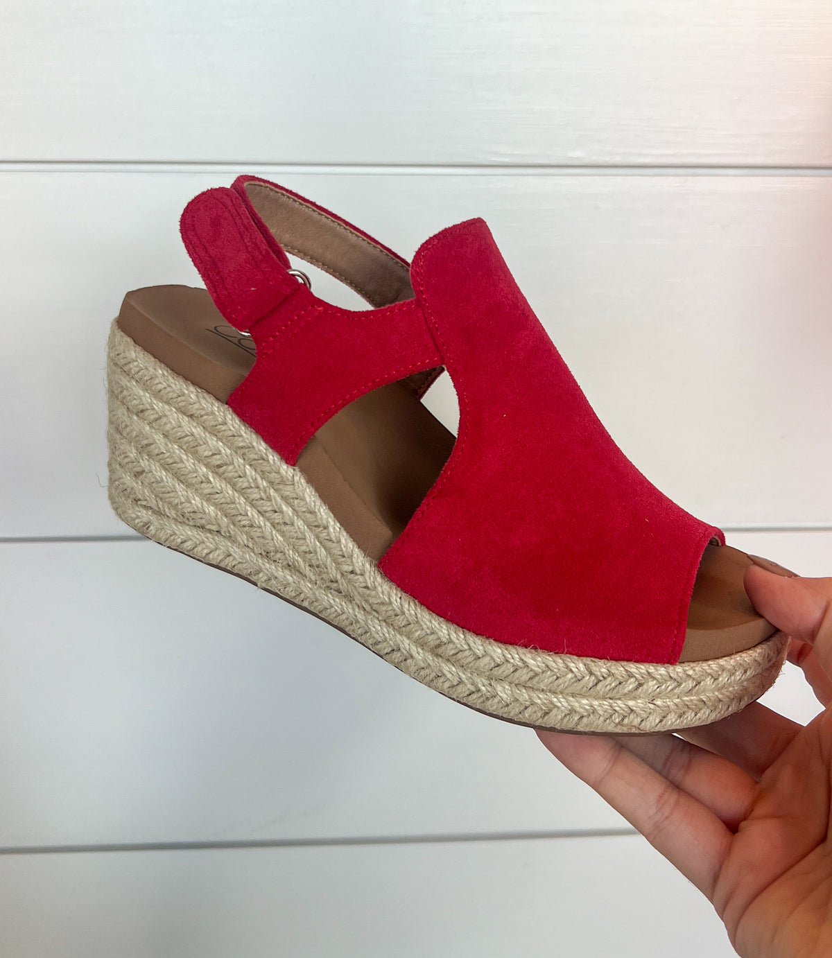 Corky's Pose Faux Suede • Red