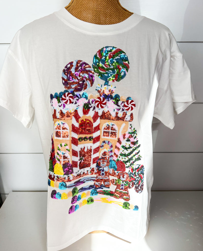 QOS White Gingerbread House Scene Tee