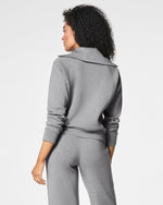 AirEssentials Half Zip • Medium Heather Grey