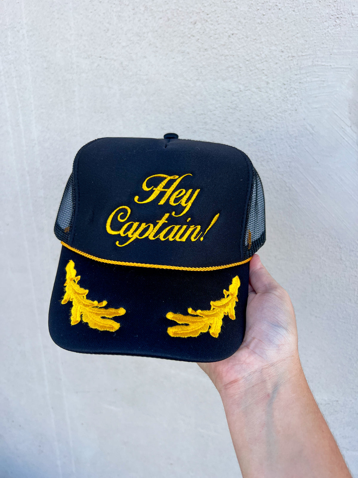 Hey Captain Puff Hat • Black