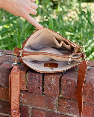 Ariana Crossbody • Black Pearl DQ