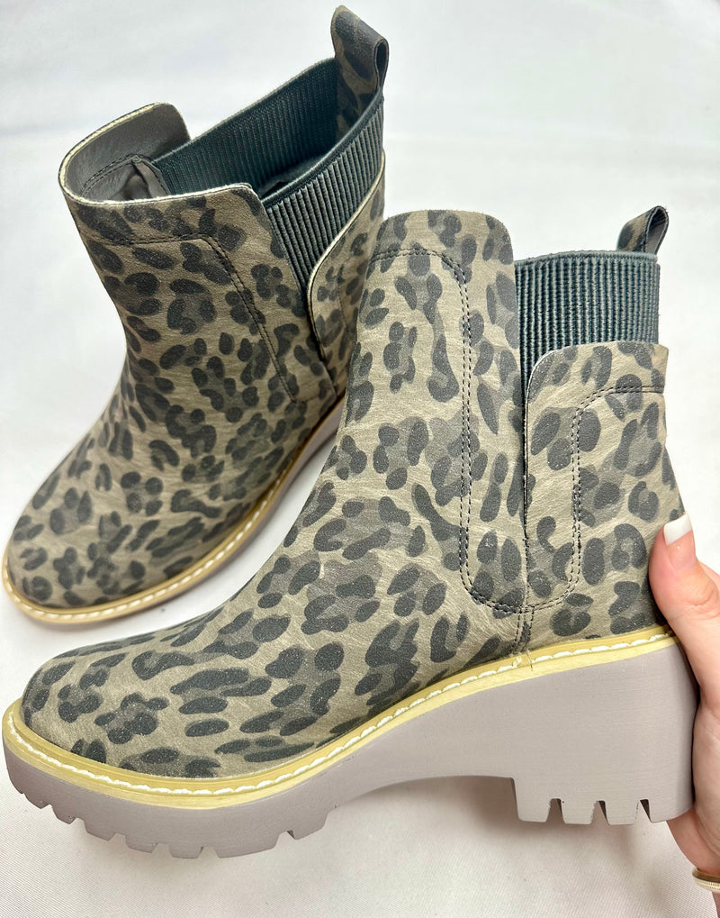 Basic Ankle Boots • Grey Leopard