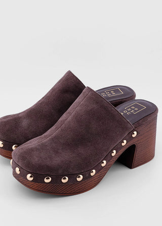 Geneva Chunky Clogs • Brown Suede