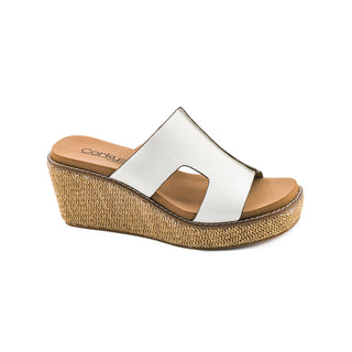 Kiss N Tell Wedges by Corkys • White