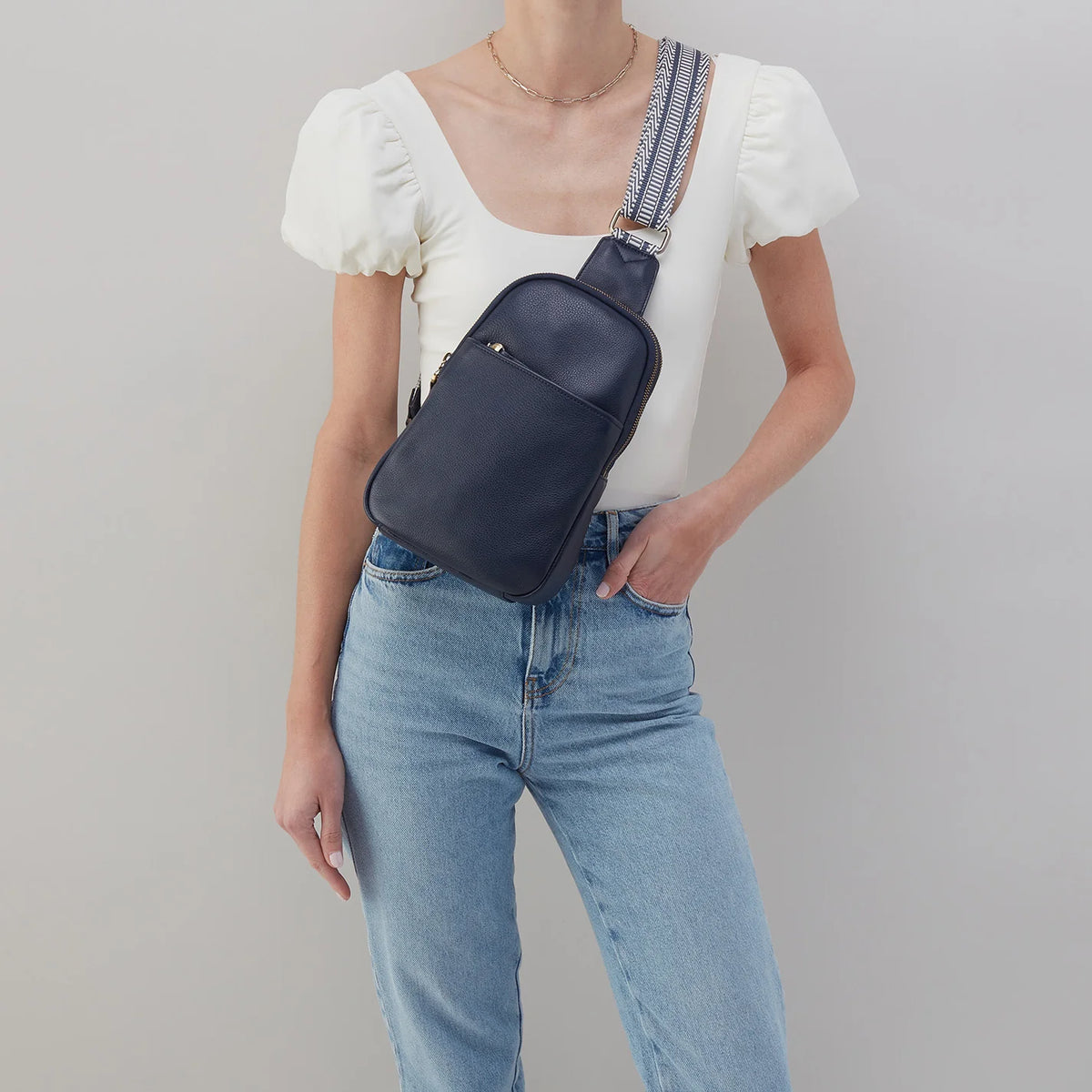 Cass Sling • Sling Bag