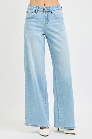 Ria Slouchy Wide Leg Jeans • Light Wash