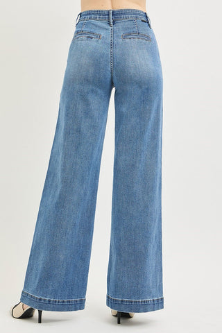 Daisy High-Rise Wide Jeans • Medium