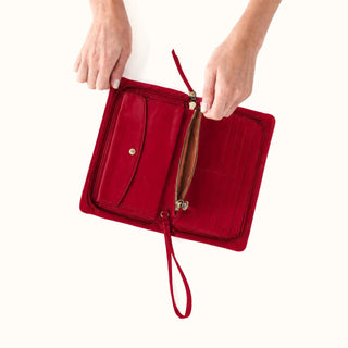 Evolve Wristlet • True Red