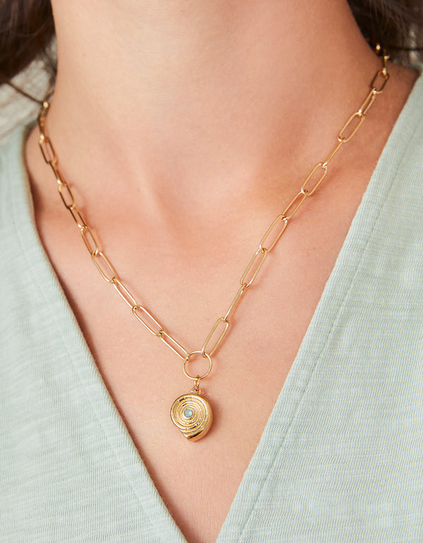 Moon Shell Necklace 18" • Gold